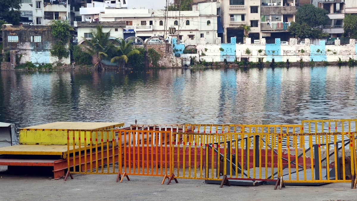 Bhopal On Fire Alert Till Diwali! BMC Cancels Firefighters' Leave, Orders 24/7 Vigil After New Market Blaze