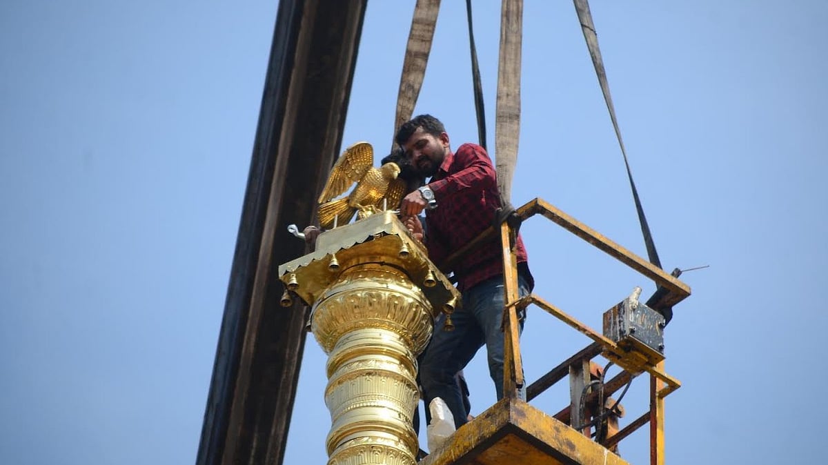 Nashik: Installation Of 51-Foot And 31-Foot Dharmadhwajas Completed At Ramkund
