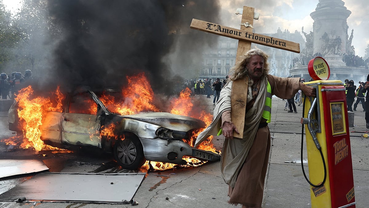 France Protests Turn Violent As 1,200 Arrested, 150 Police Personnel Injured; Macron Vows Action Against Vandals