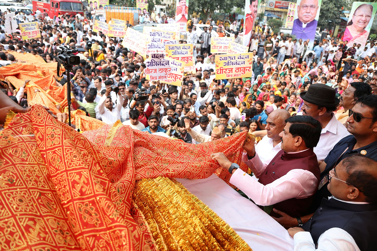 CM Mohan Yadav Flags Off Indore’s Chunari Yatra During Navratri Celebrations | VIDEO