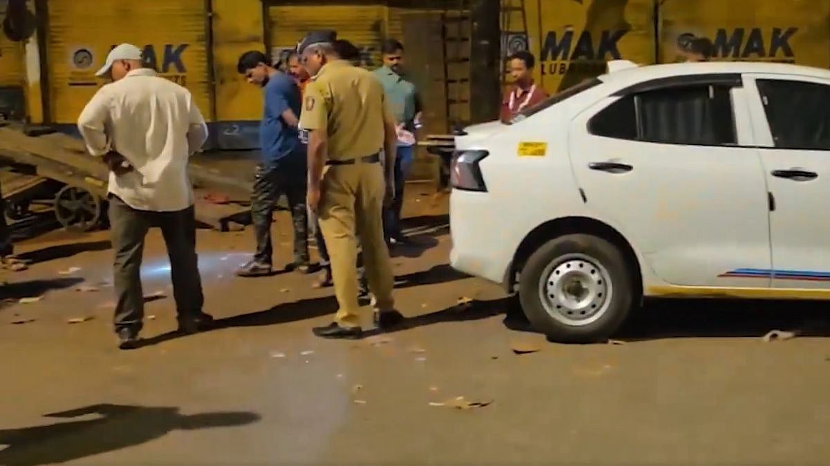 Mumbai: Pedestrian Escapes Unhurt After 3 Men Allegedly Open Fire In Wadala; All Accused Detained | VIDEO