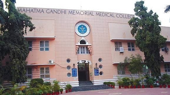Indore Medical Teachers To Suspend Routine Services On October 29-30 Over Pending Demands