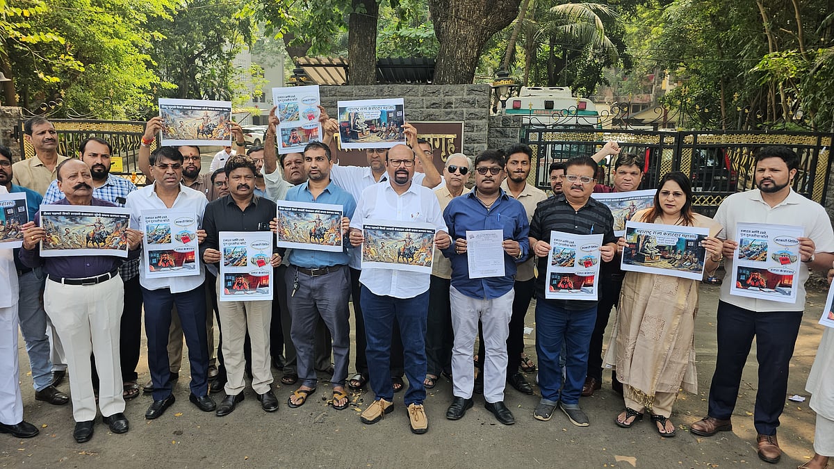 Thane Contractors Protest Outside Collectorate Over Unpaid Dues, Demand High-Level Probe Into Payment Delays