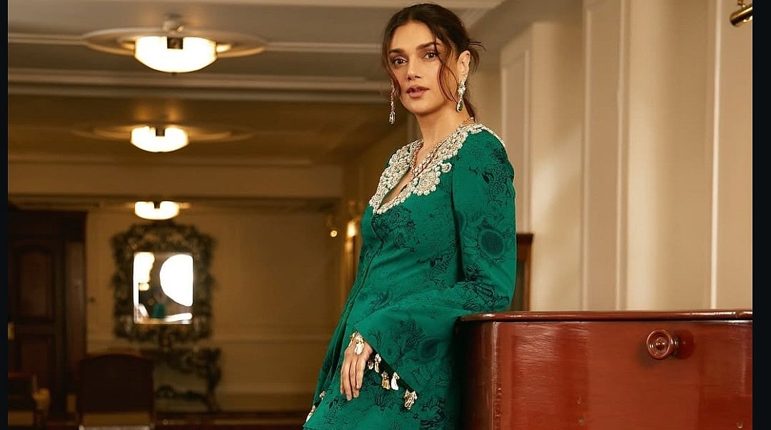 Navratri 2026 Day 9 Colour Peacock Green: Meaning Of The Final Day Hue And Bollywood-Inspired Looks