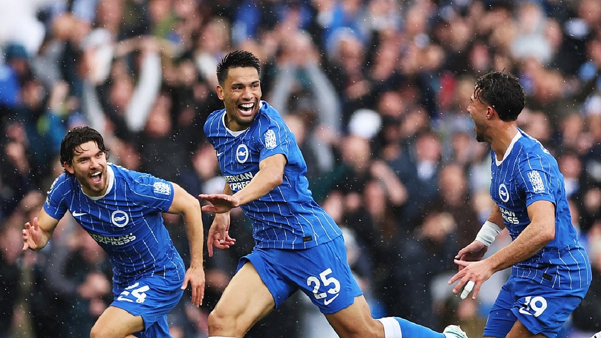 Brighton Fan Predicts Diego Gomez's Stunning Halfway-Line Goal Against Crystal Palace; Premier League Reacts