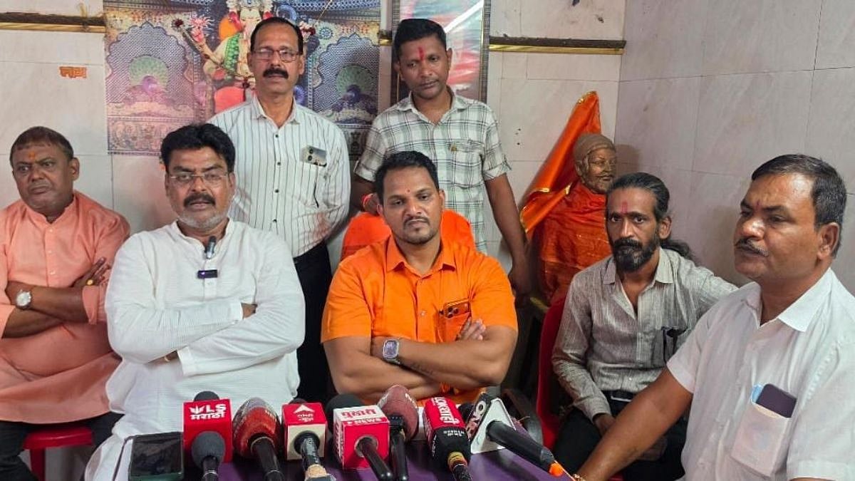 Bhiwandi: Shiv Sena (UBT) Alleges Selective Action Against Handcart Vendors, Seeks Officials’ Suspension