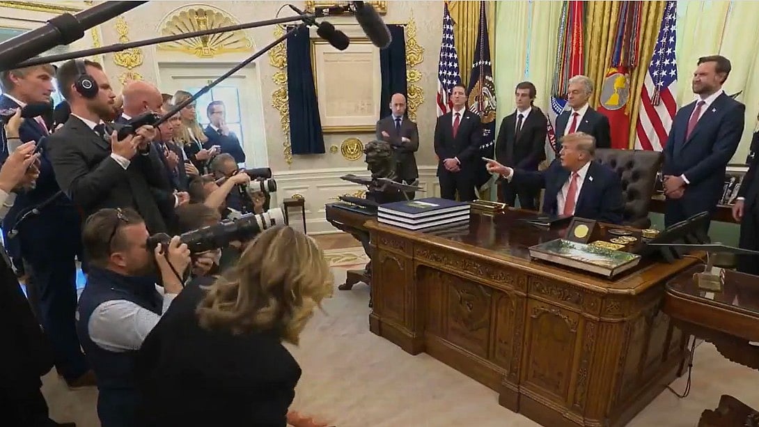 'What Is Wrong With You?': Trump Snaps At Journalist Andrew Feinberg During Oval Office Event, Vance Mocks Reporter | VIDEO 