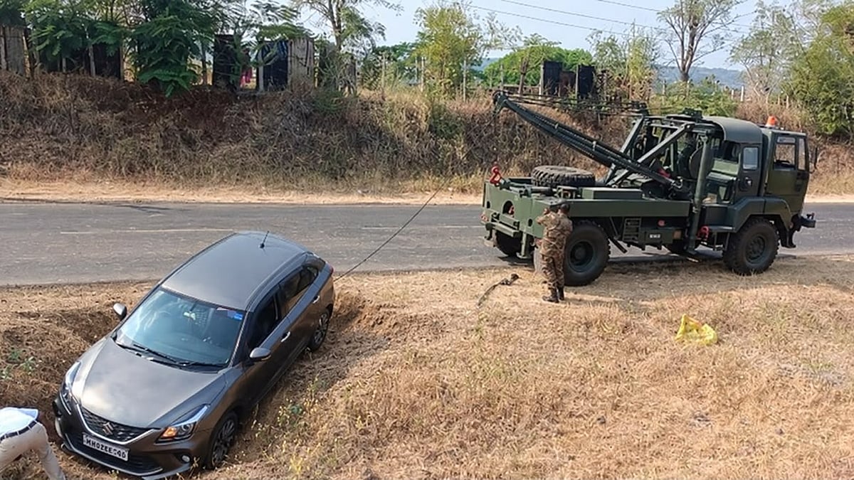 Mhow Army Personnel Save Injured Civilian On Bhopal-Indore Road