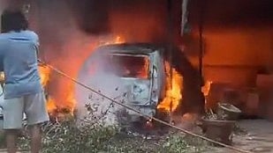 Massive Fire Erupts At Former Gwalior Municipal Corporation Deputy Commissioner's Residence; Car, Scooter Gutted