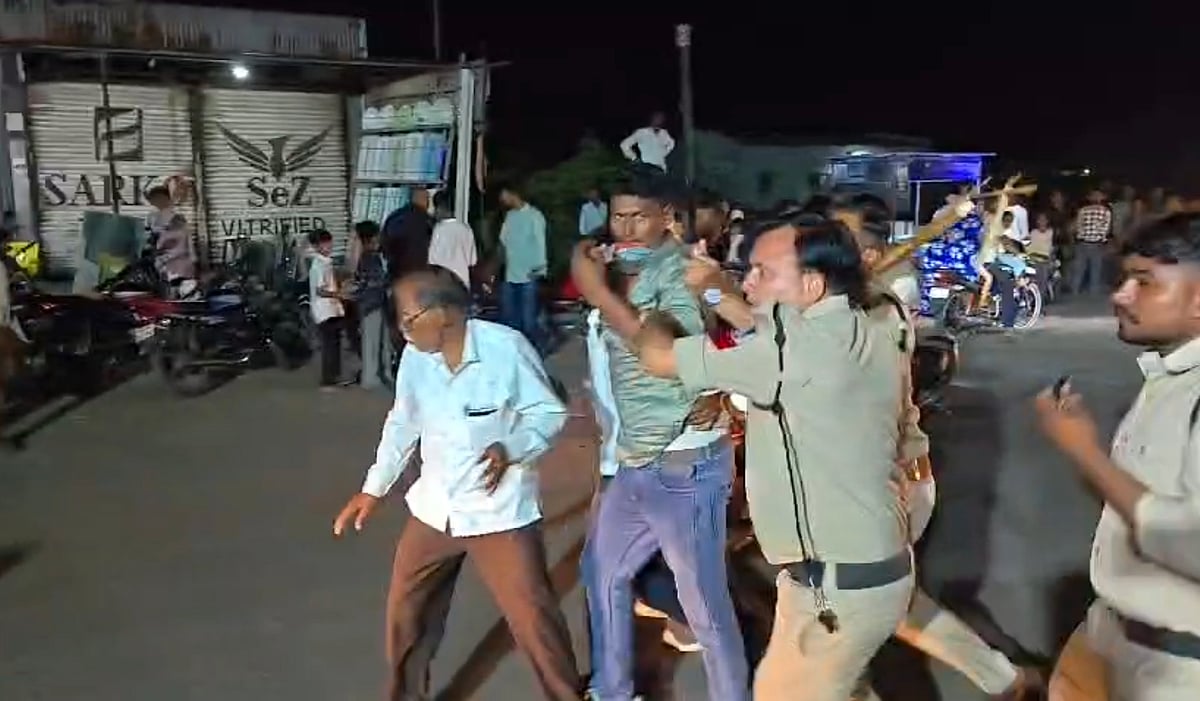 Two Families Clash Near Ravana Dahan Venue; Seven People Were Taken Into Custody In Mandleshwar 