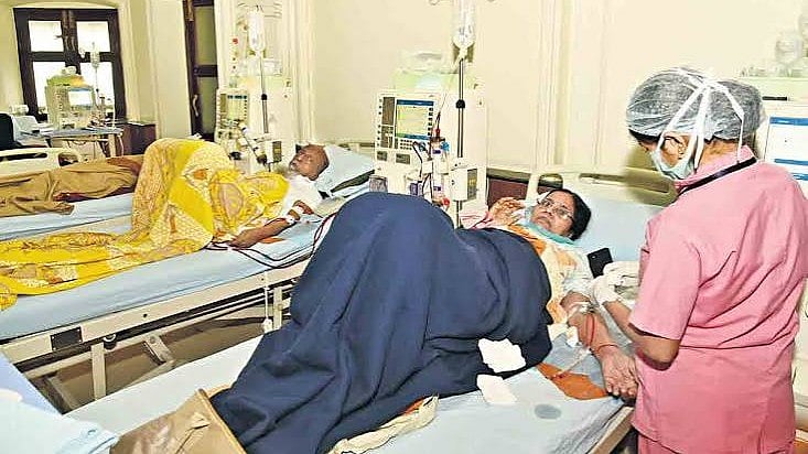 Madhya Pradesh District Hospitals Shut OPD And Dialysis Services On Holidays, Patients Forced To Seek Private Treatment