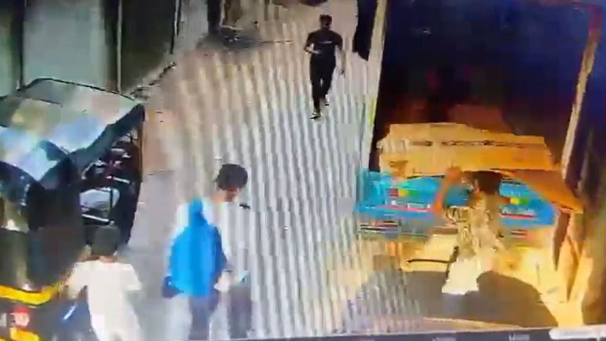 Tiger Shroff Firing Case: CCTV Footage Emerged Showing Accused Leaving Hotel With Blue Bag Allegedly Carrying Pistol Before Attack On Actor's Car