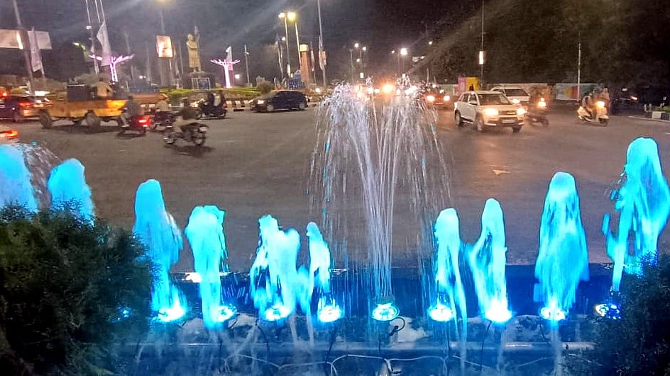 Bhopal GIS-2025 Fountain Scam Under Fresh Scrutiny After ACS Sanjay Dubey's Video Goes Viral