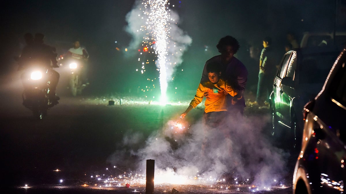 Pune Police Warn Against Illegal Firecrackers, Urge Citizens To Dial 112 To Report Violations