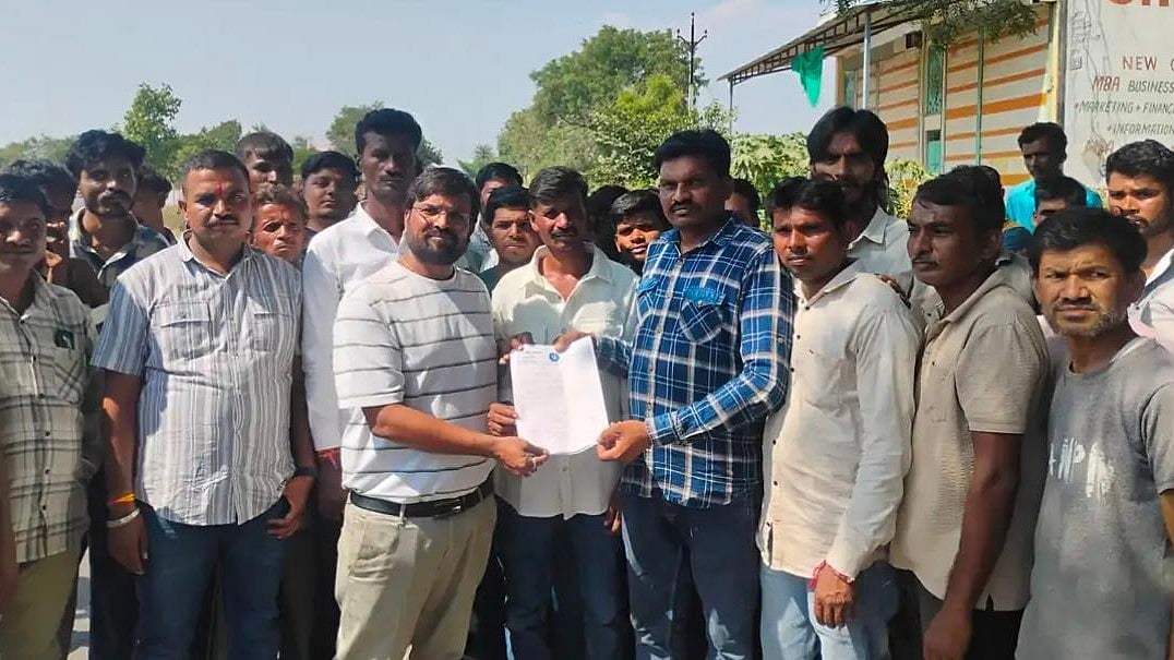 MP’s Dhar Villagers Block Rajgarh-Kukshi Road Over Woman Doctor’s Transfer, BJP Leaders Stuck In Hour-Long Traffic Jam