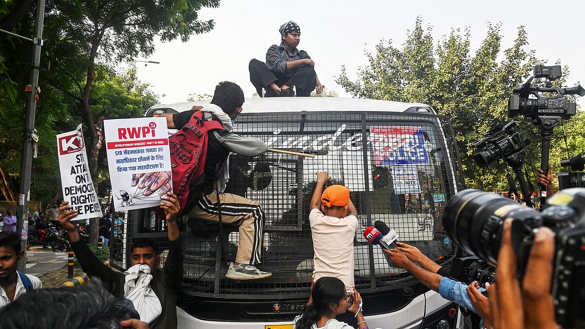 Left Parties, Student Groups Stage Protests In Delhi, Demand Gyanesh Kumar's Resignation Over SIR