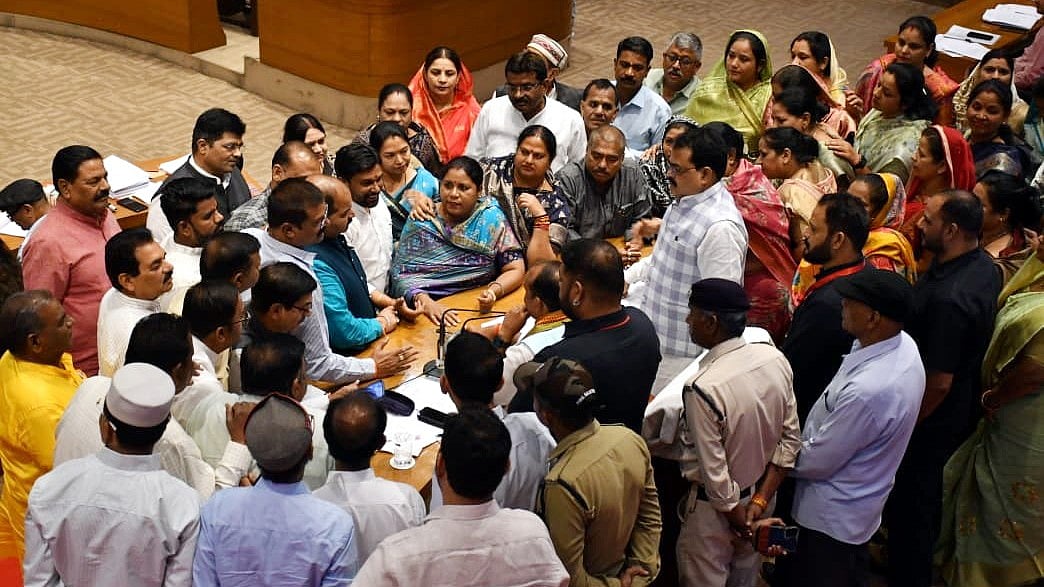 Bhopal BMC Council Meeting Erupts Over LoP Shabista Zaki’s 'I Don’t Take Commission' Remark, BJP Demands Apology