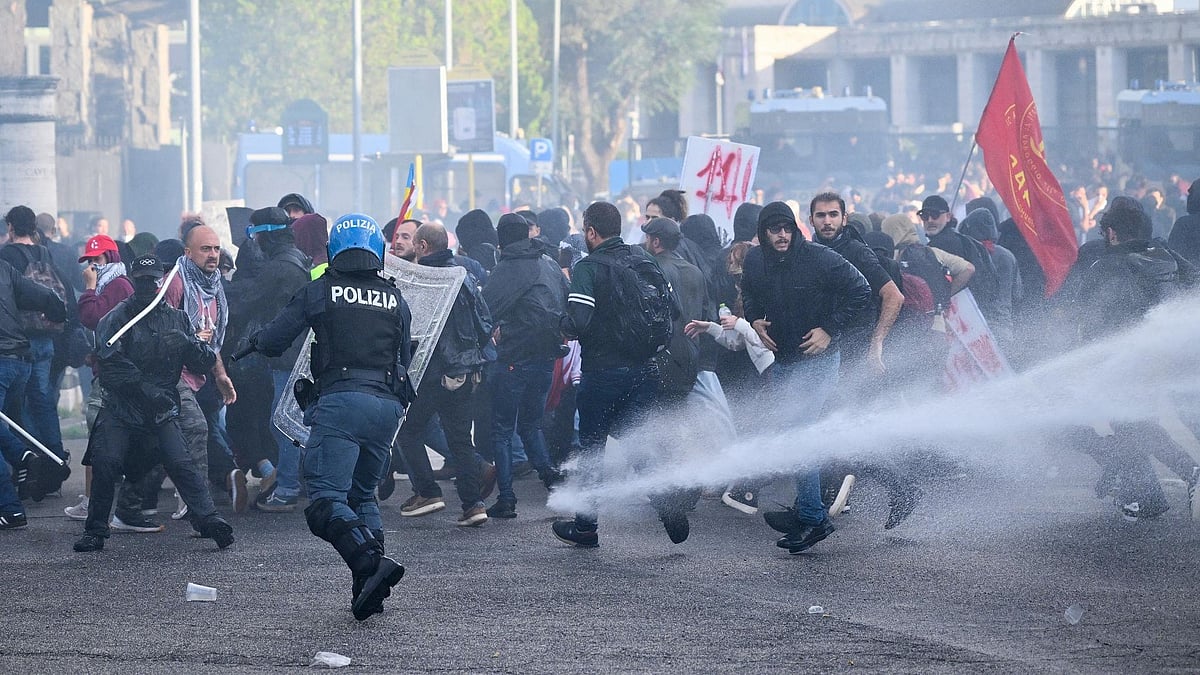 Italy Protests Turn Violent As Police Clash With Demonstrators In Rome, Bologna & Turin Over Rising Costs, Military Spending