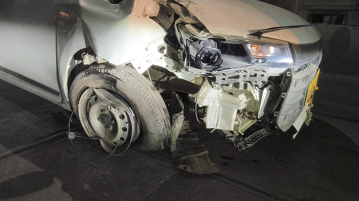 Bhiwandi Road Accident: Ola Cab Crashes Into Concrete Divider On Rajiv Gandhi Flyover, Sparks Safety...