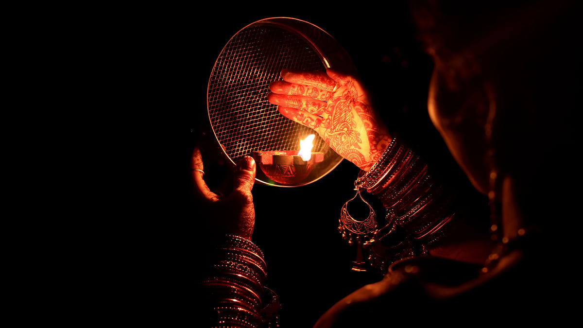 Karwa Chauth Before Marriage: How Unmarried Women Observe Fast, Know Vrat Rules And Rituals
