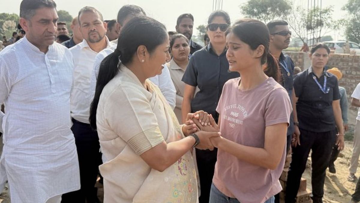 Jagriti Mishra Animal Shelter Demolition Row: MCD Suspends Junior Engineer After Rekha Gupta Orders Probe
