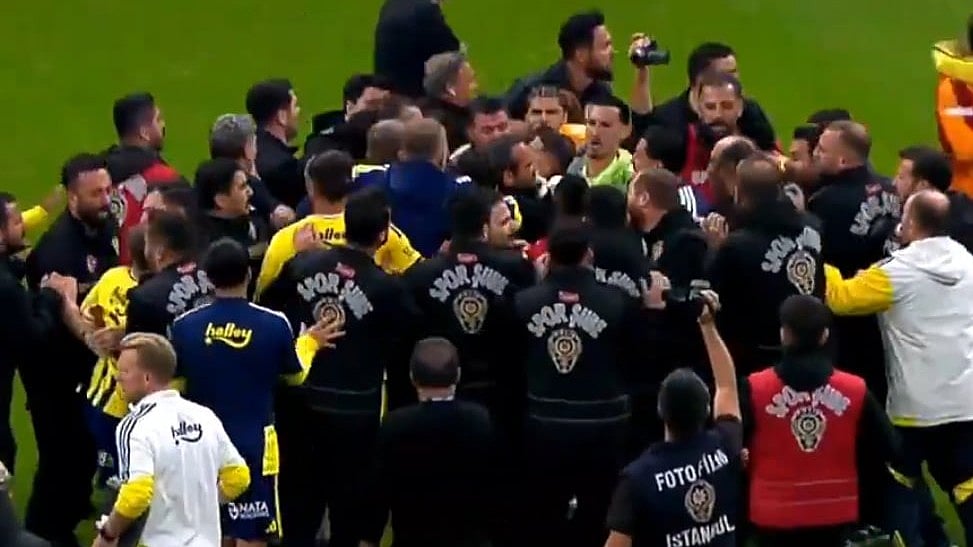 Istanbul Derby Explodes Into Chaos! Galatasaray And Fenerbahce Players Clash In Shocking Mass Brawl After 2-1 Thriller | Video