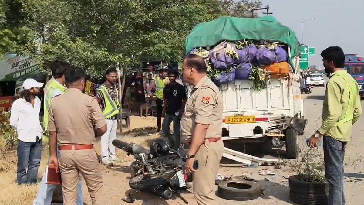 UP's Hapur Road Accident Kills 3 Ghaziabad Men As Motorcycle Rams Into Parked Pickup Vehicle On NH-9