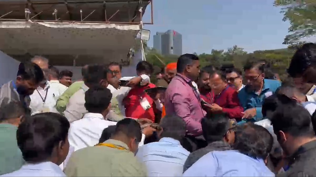 WATCH: Lunch Boxes Spark Mahayuti-MVA Clash At Pune Counting Centre Amid Delay In Vote Counting