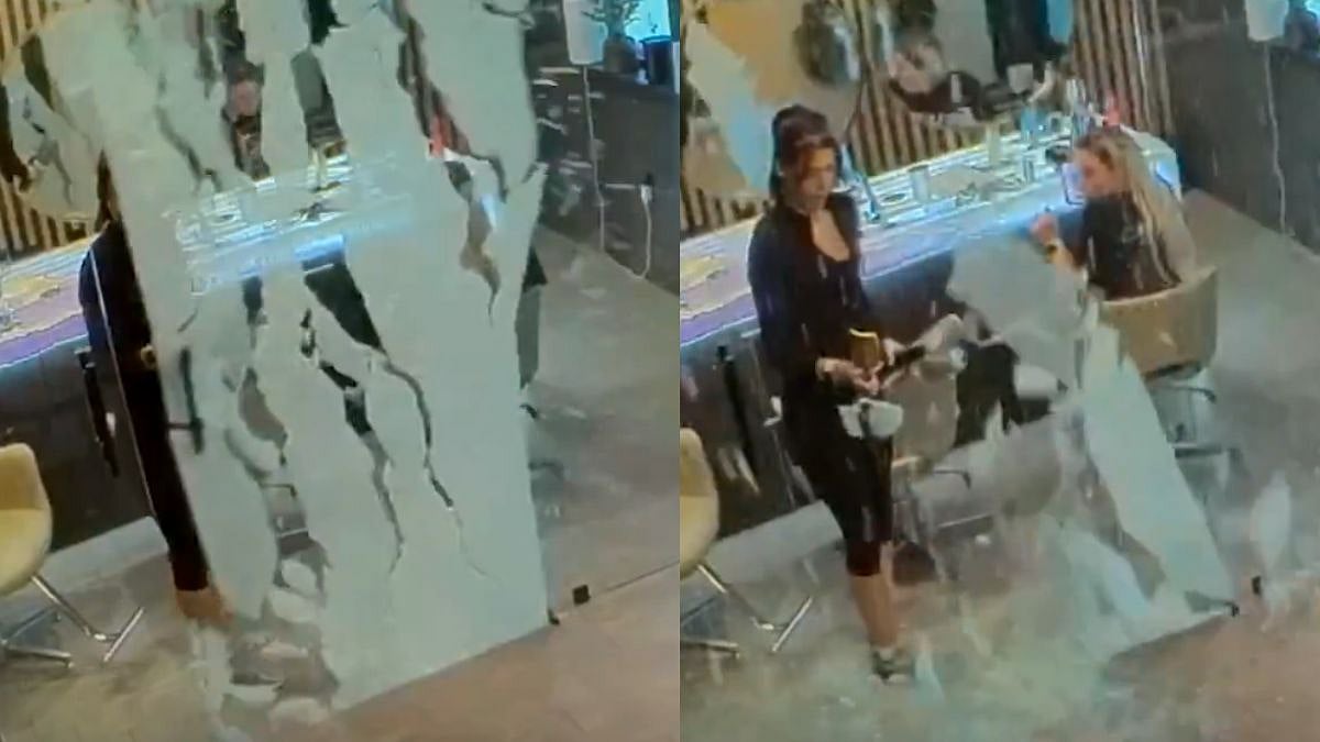 'Literally, A Smashing Start': Glass Door Explodes Into Pieces At Texas Salon, New Employee Left Holding Door Knob  - WATCH 
