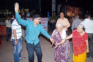 This Navratri, Dr. Modi’s organisation had organised a garba raas especially for senior citizens