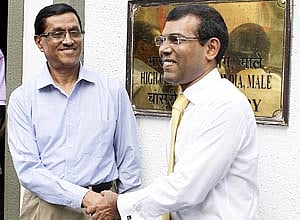 Crisis defused, Nasheed leaves Indian mission