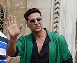 Akshay Kumar goes on family holiday