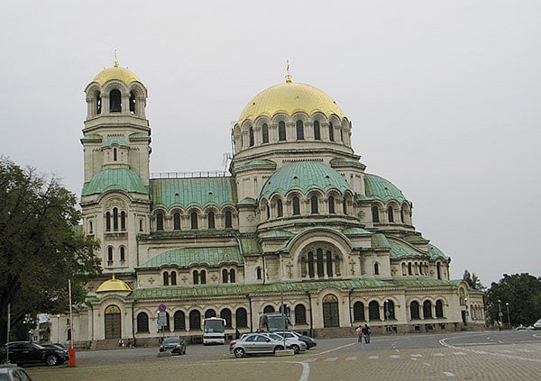 Bulgaria : East European Beauty