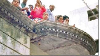 article-image