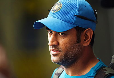 Dhoni goes to Pune, Raina to Rajkot, both for Rs 12.5 crore each