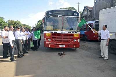 Mumbai Port Trust introduces bus service within Indira Dock