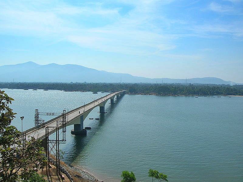 Kali River near Sadashivgad<br />Picture credits: www.rickshawchallenge.com