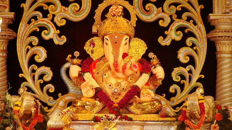 Dagdusheth Ganpati<br />Picture credits: dazlinggoawordpress.com