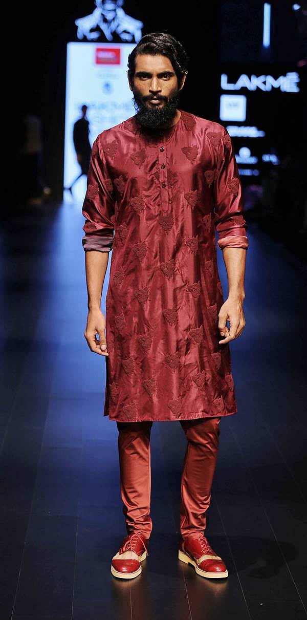 Model walks for Kunal Rawal at LFW SR 2016