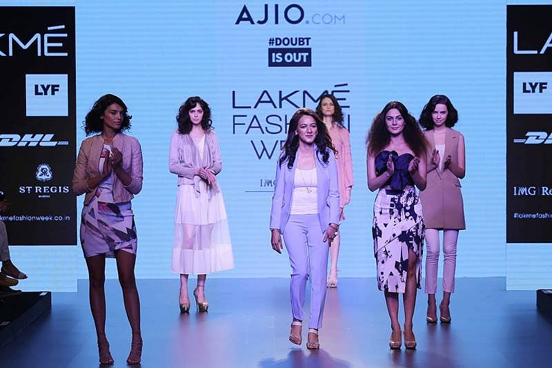 Suman Sharma walks for Doubtisout at LFW SR 2016 – Copy – Copy