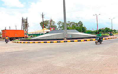 Star square: Choose another route or you may get stuck in jams due to water logging