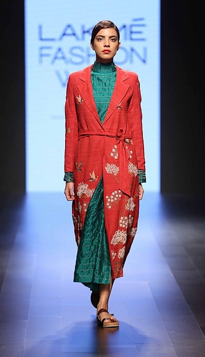 Model walks for Vineet Rahul at LFW WF 2016 (2)