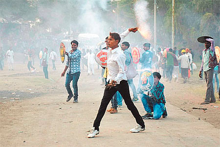 Nearly 65 injured in Hingot war in Indore