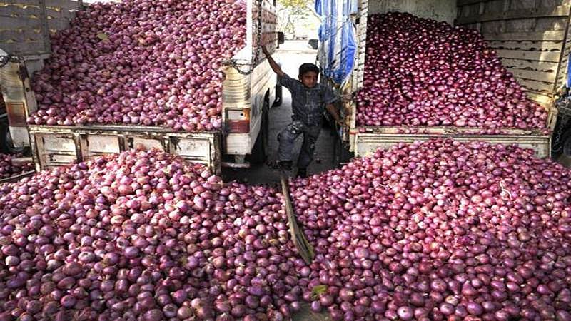 Demonetisation effect: Onion to give you tears for want of cash