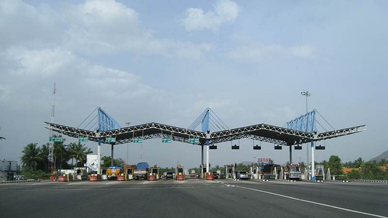 Demonetisation: All 11 Reliance Infra toll plazas to go cashless from midnight