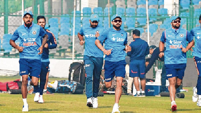 All eyes on Raina, Nehra
