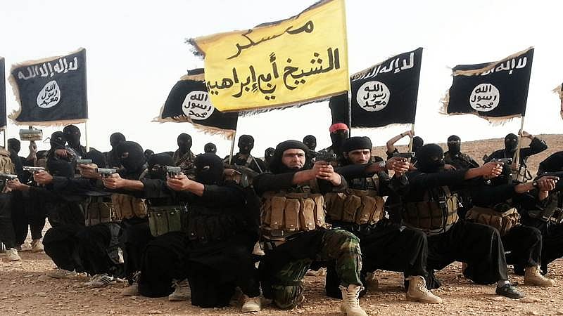 IS claims Istanbul attack, manhunt for attacker continues