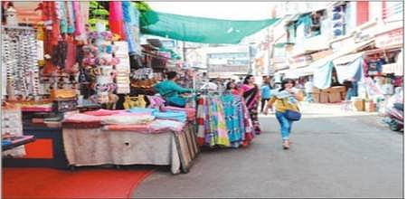 Bhopal: BMC’s anti encroachment drive have little impact on New Market traders