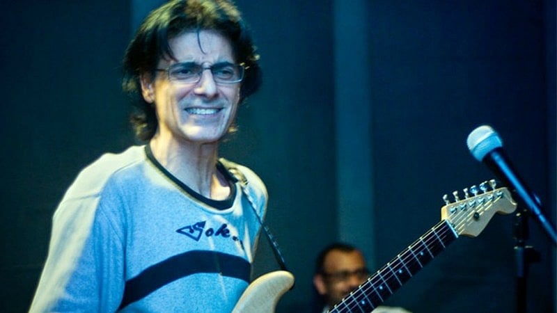 Legendary guitarist Aamir Zaki passes away at 49