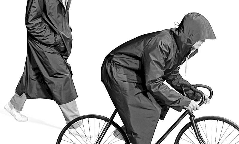 High tech Dutch raincoat for two-wheeler commuting